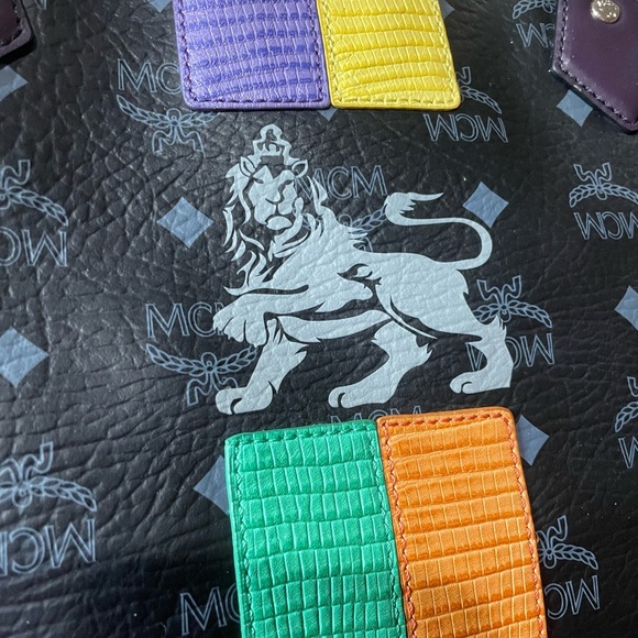 MCM Jumbo Shopping Tote - Picture 4 of 16